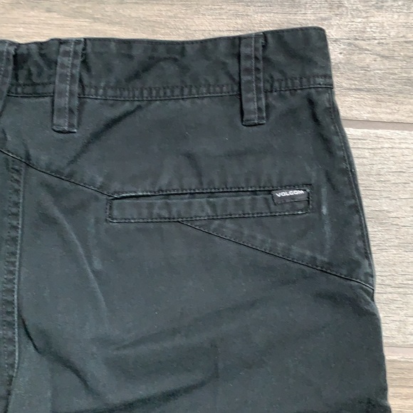 Volcom black shorts - Picture 6 of 7